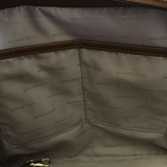 Michael Kora large tote with removable crossbody - Picture 9 of 9